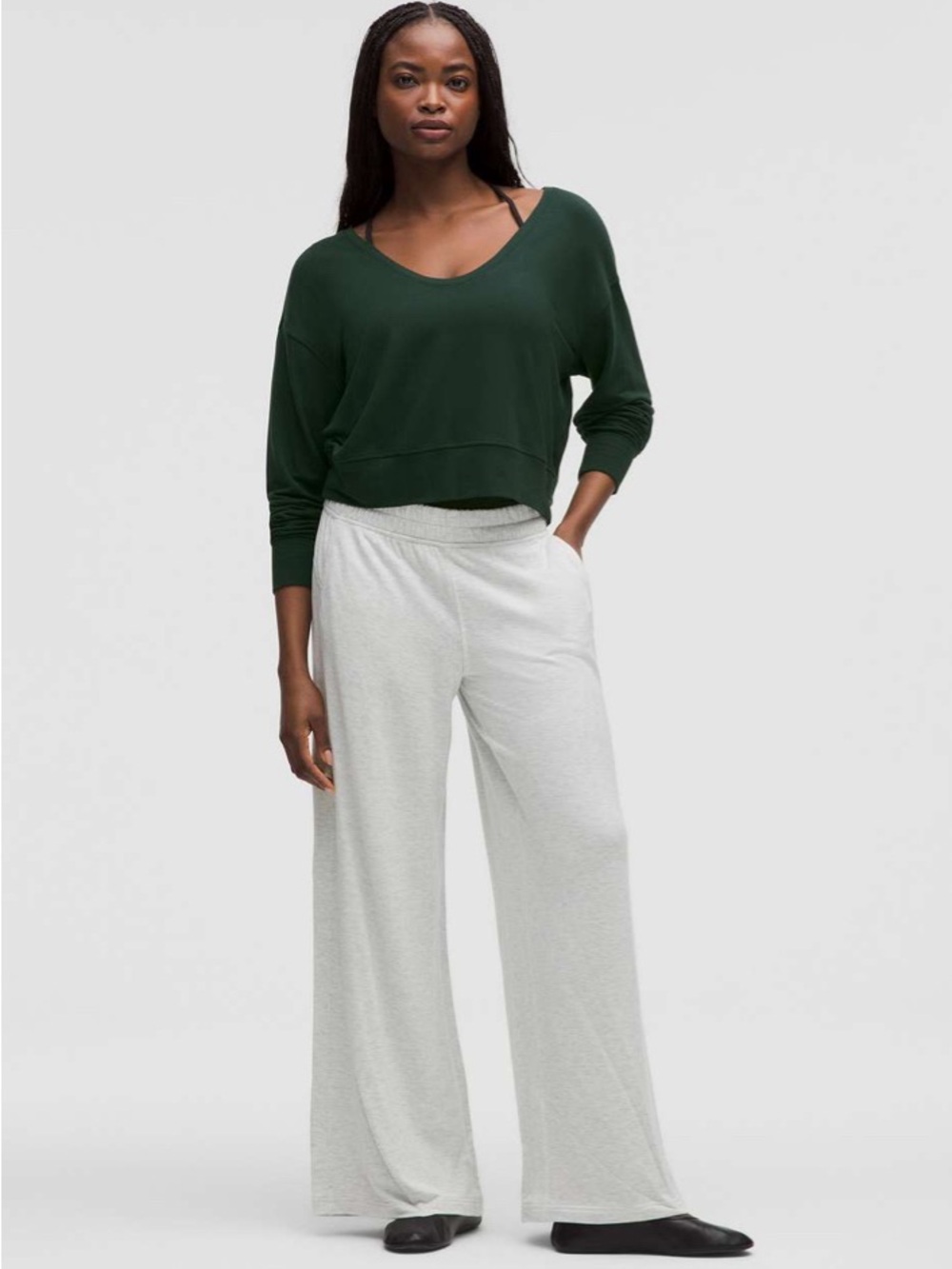 Universal Thread Dark Green V-Neck Drop-Shoulder Sweater
